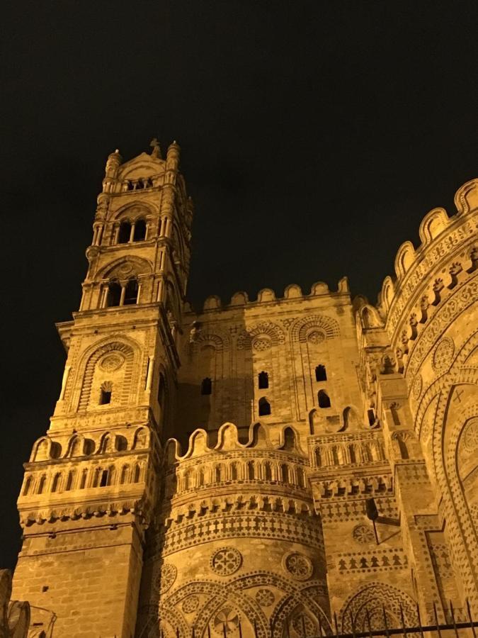 Ai Carrettieri Della Cattedrale Apartment Палермо Стая снимка